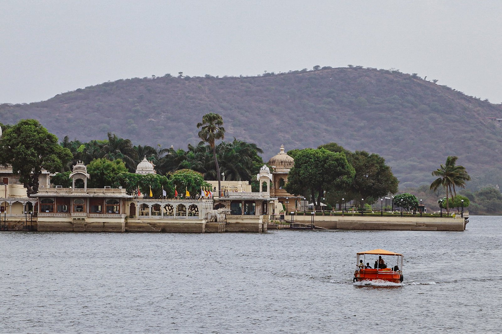 Taj Lake Palace & Pichola